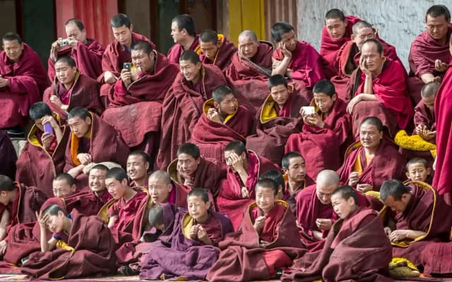 Buddyzm tybetański w Polsce: odkryj jego historię i praktyki Buddyzm tybetański w Polsce: odkryj jego historię i praktyki