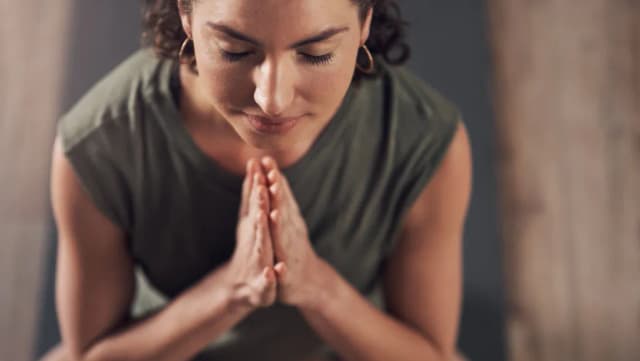 Co znaczy namaste w jodze? Odkryj jego głębokie znaczenie i moc Co znaczy namaste w jodze? Odkryj jego głębokie znaczenie i moc